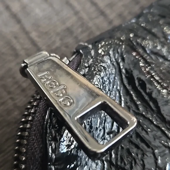 HOBO LEATHER CHAIN STRAP CROSSBODY MINI BAG.. #7863 - Picture 10 of 11